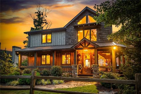 Homes For Sale - 520 Overlook Drive<br/> Blue Ridge, GA 30513