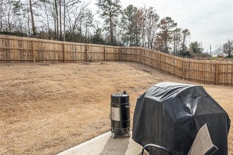 A home in Adairsville