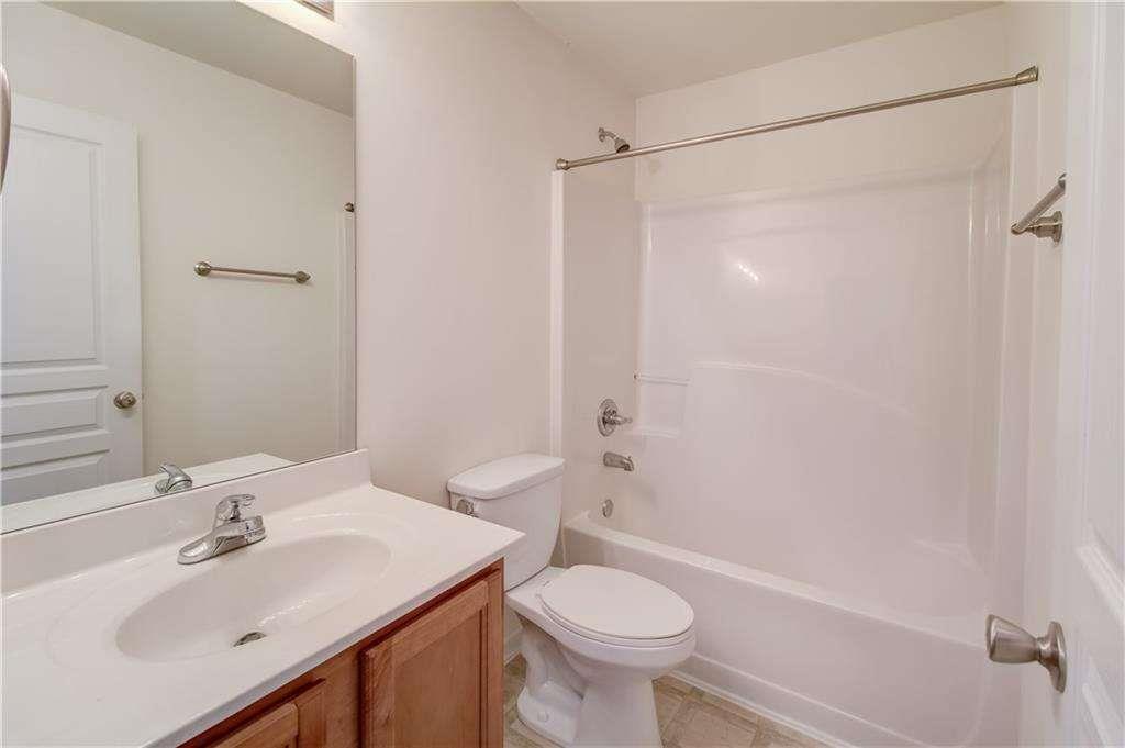 1761 Stoney Chase Drive, Lawrenceville, Georgia image 4