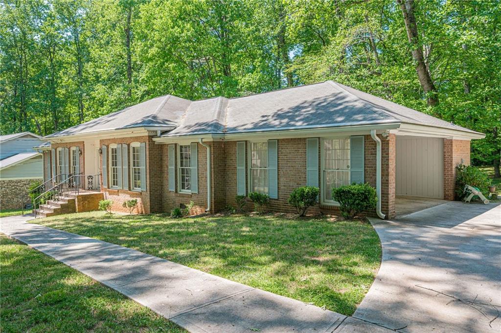 3928 Cloudland Drive SE