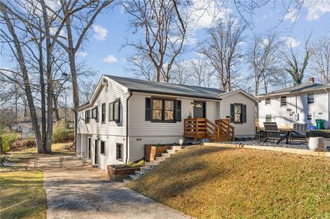 Homes For Sale - 1044 Pinedale Drive<br/> Smyrna, GA 30080