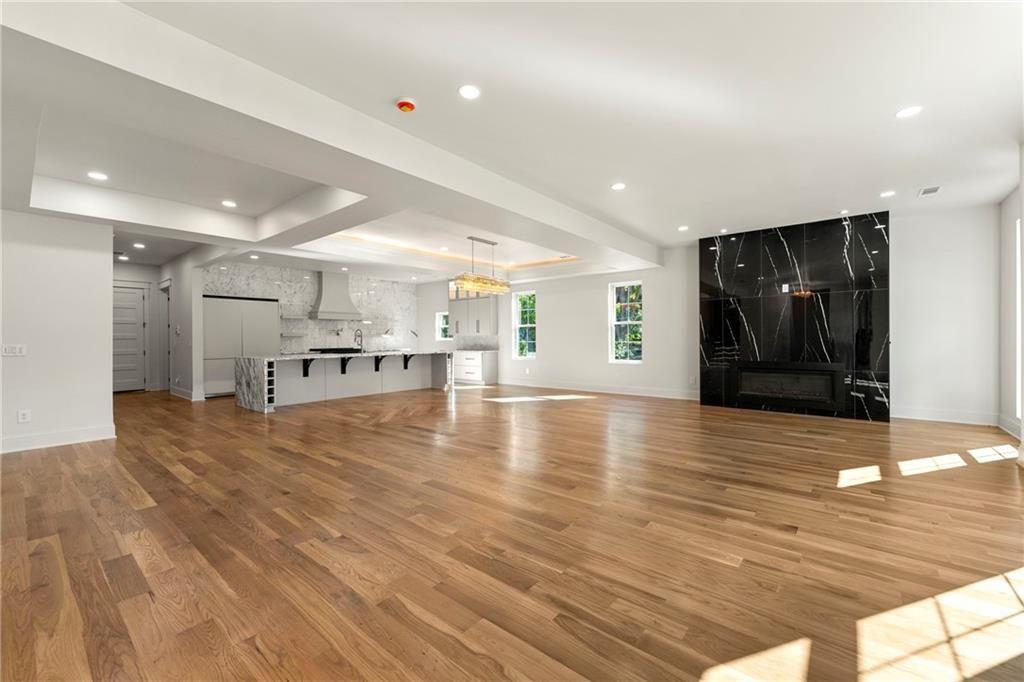 320 Hammond Drive