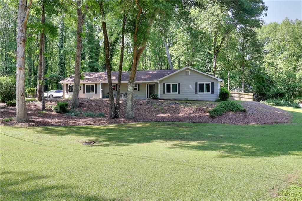 1379 Branchwood Drive, Snellville, Georgia image 30