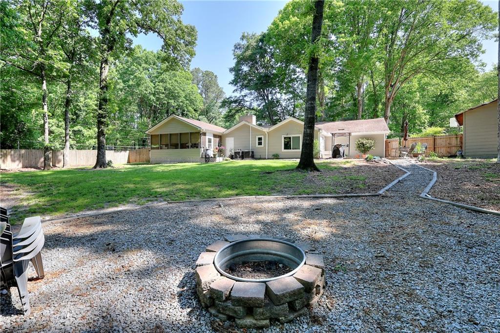 1379 Branchwood Drive, Snellville, Georgia image 5
