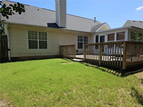 A home in Dacula