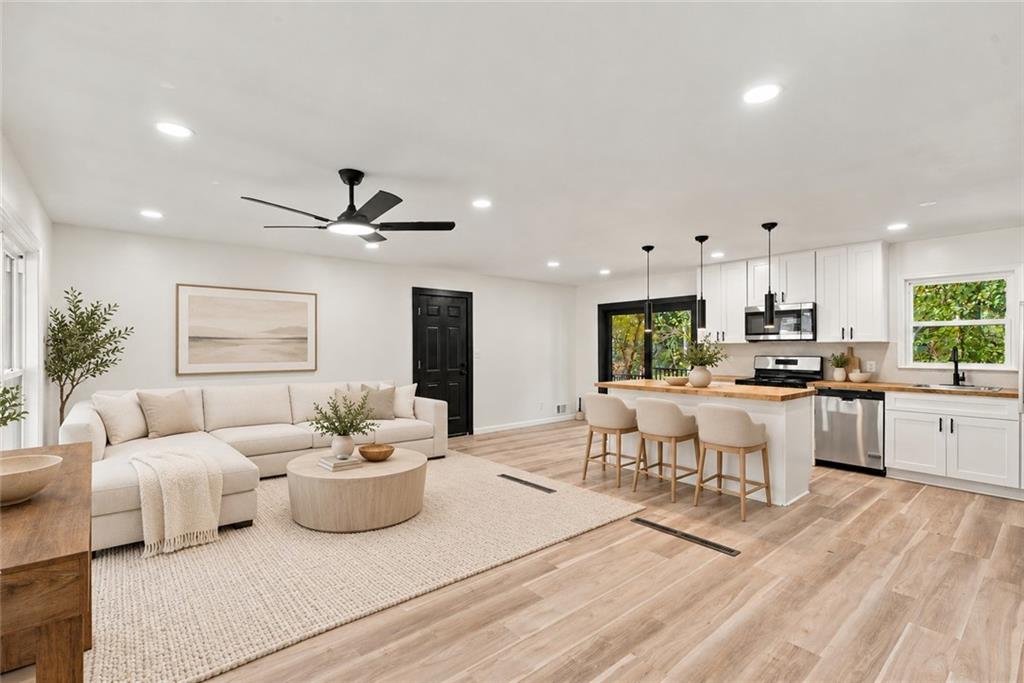 2283 Saratoga Drive