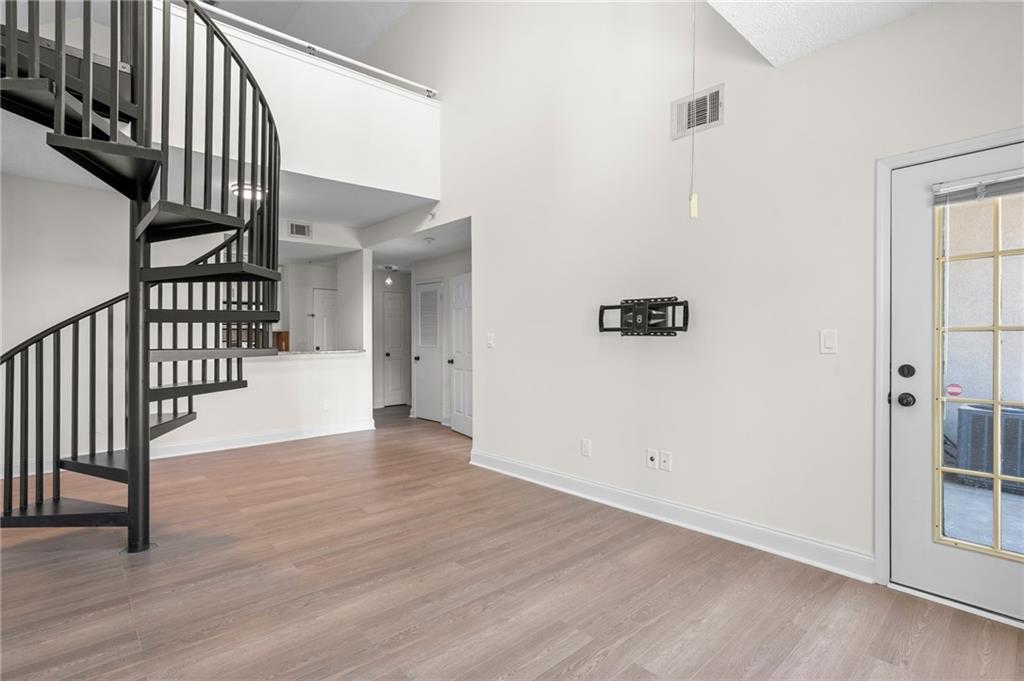 1075 Peachtree Walk NE A519