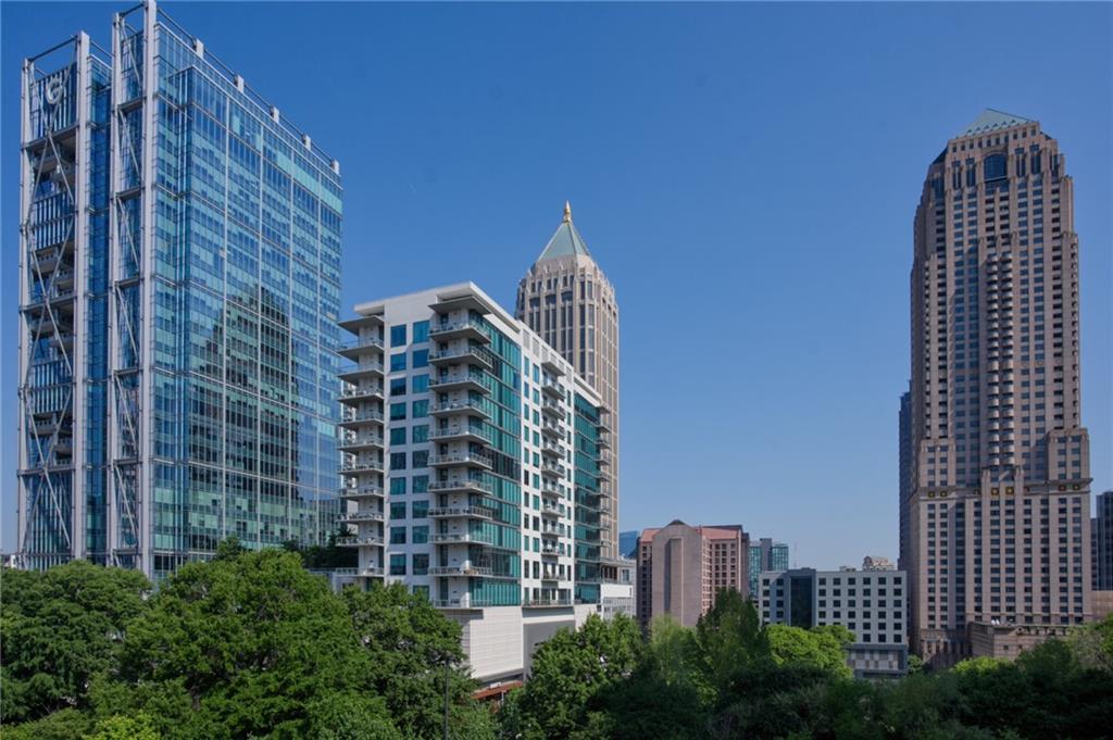 1075 Peachtree Walk NE A519