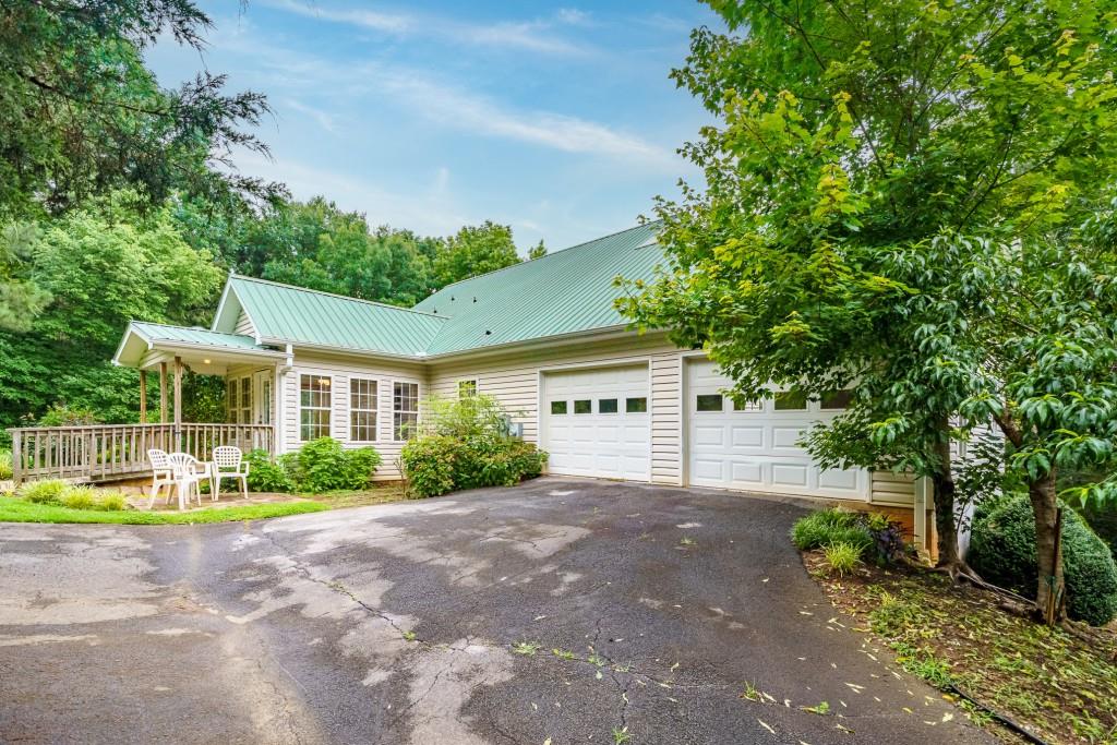 176 Big Oak Tree Road NW