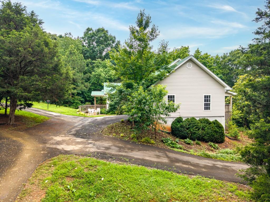 176 Big Oak Tree Road NW