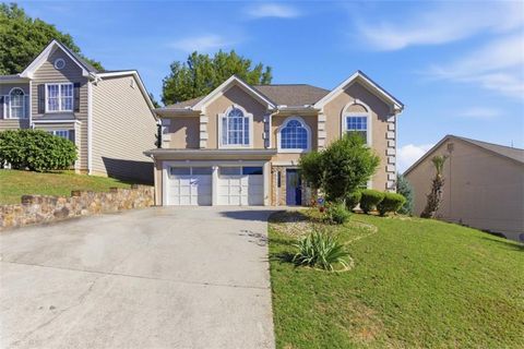 Homes For Sale - 610 Station View Run<br/> Lawrenceville, GA 30043