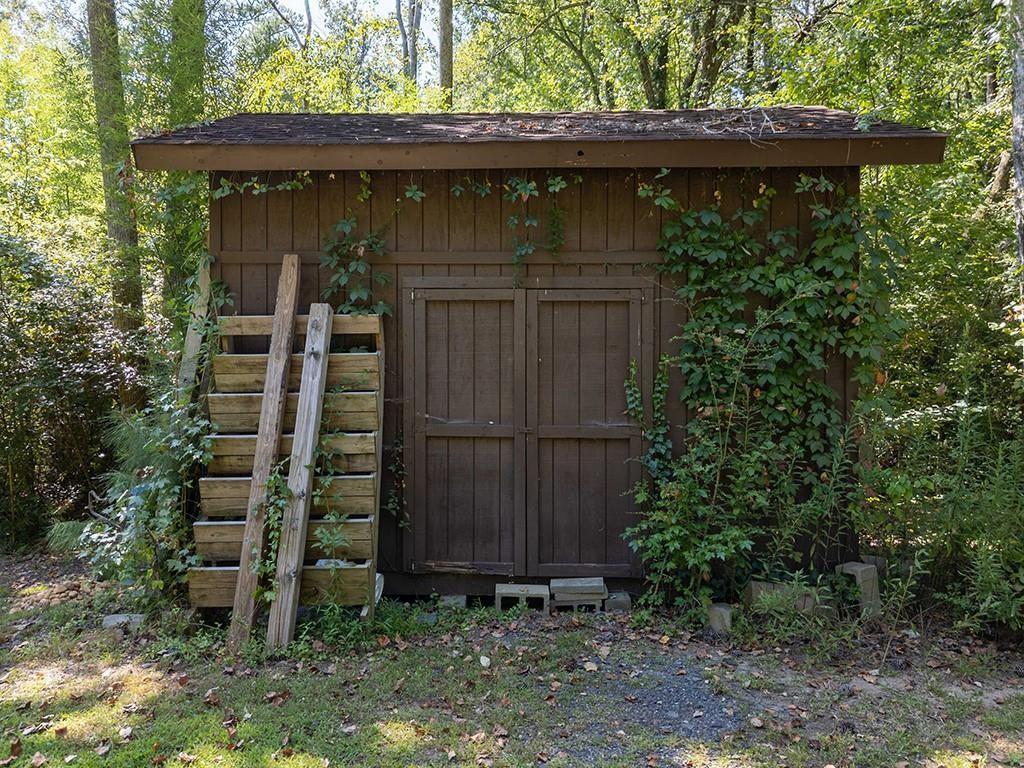 4398 King Valley Drive SE