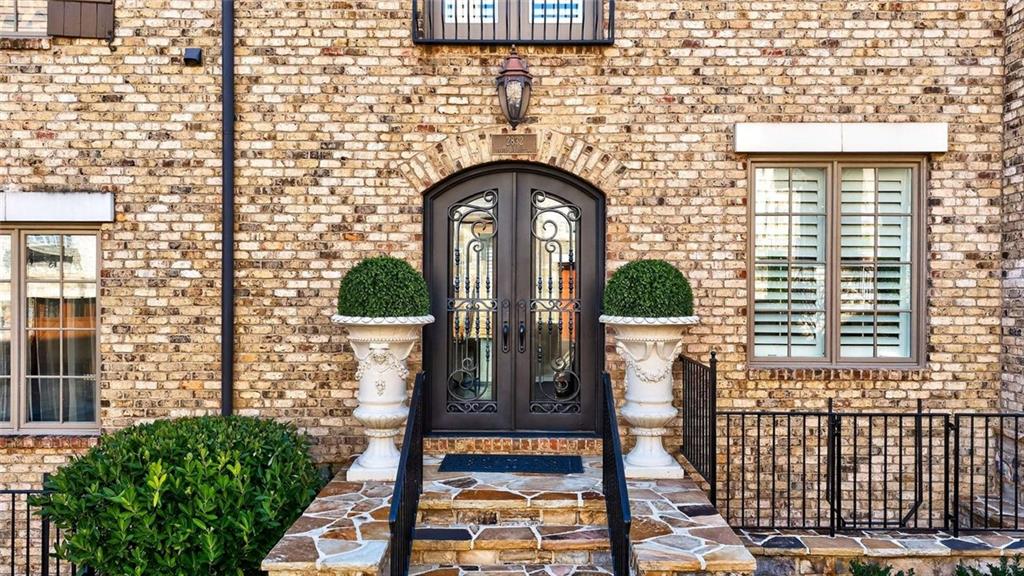 2832 Paces Lookout Lane SE