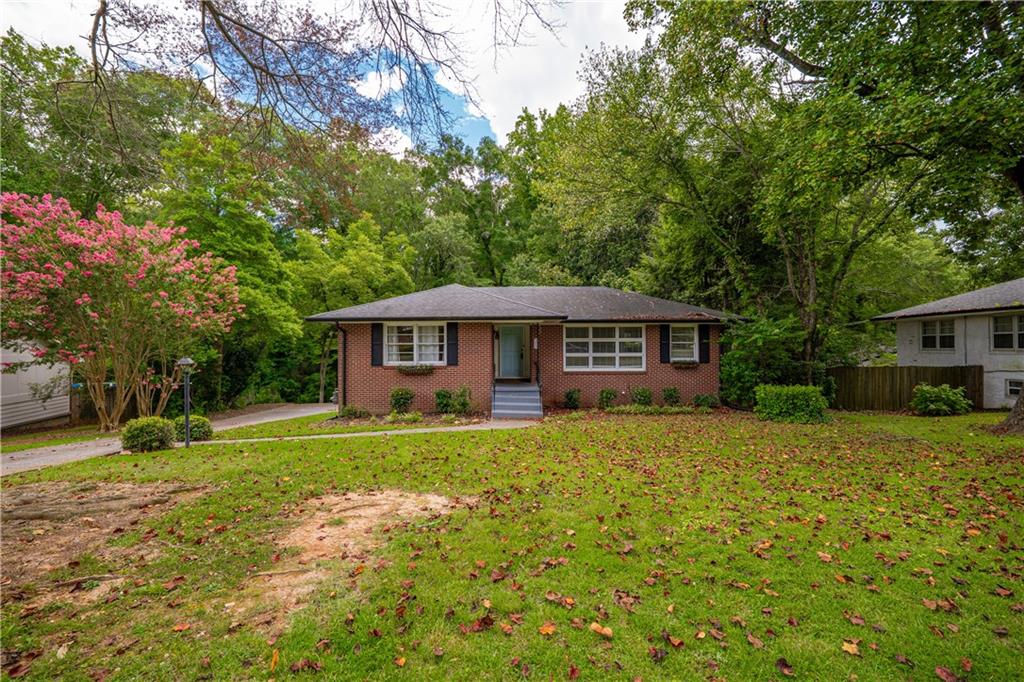 305 BROOKWOOD Drive SW