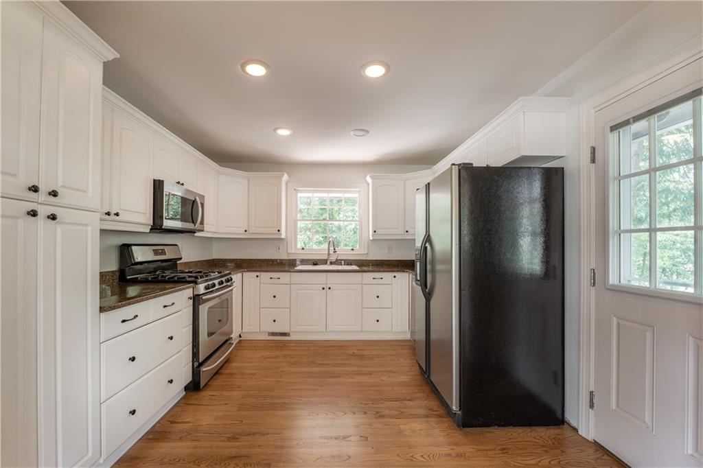 305 BROOKWOOD Drive SW