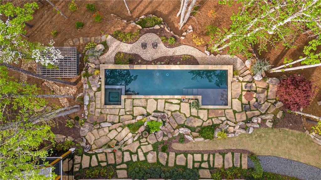 3812 Rock Ivy Trail NE