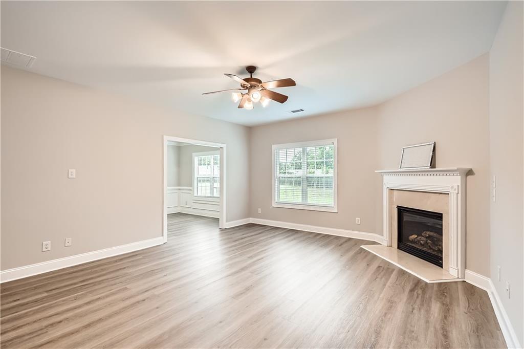 909 Pine Cove Drive, Lilburn, Georgia image 6
