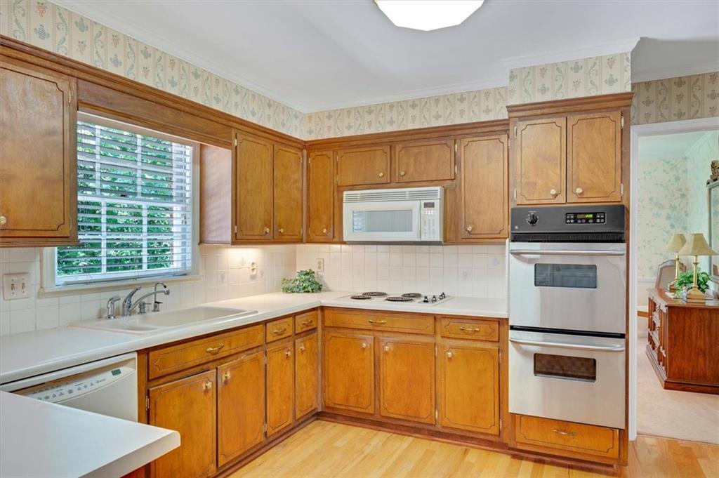 3999 Saint Clair Court, Brookhaven, Georgia image 11
