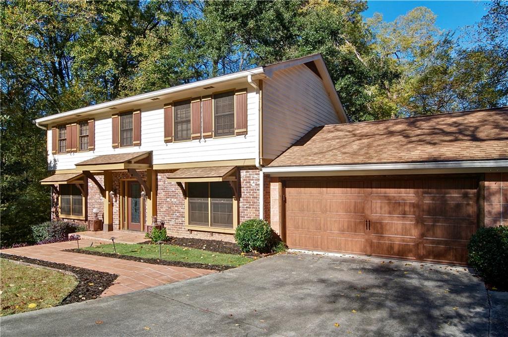 3621 Wood Valley Court NE