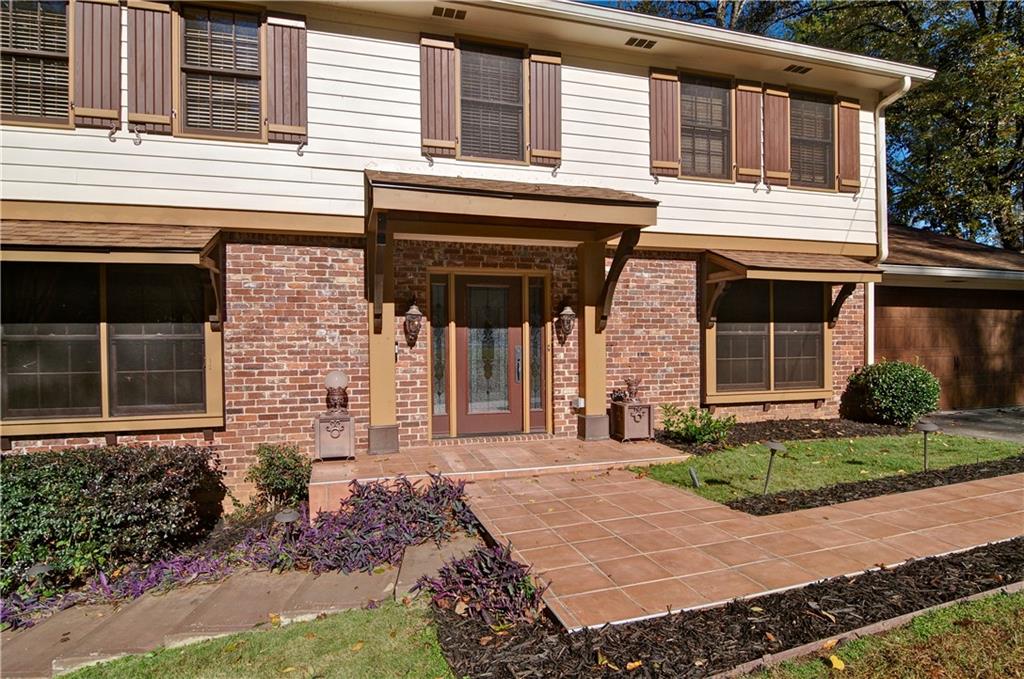 3621 Wood Valley Court NE