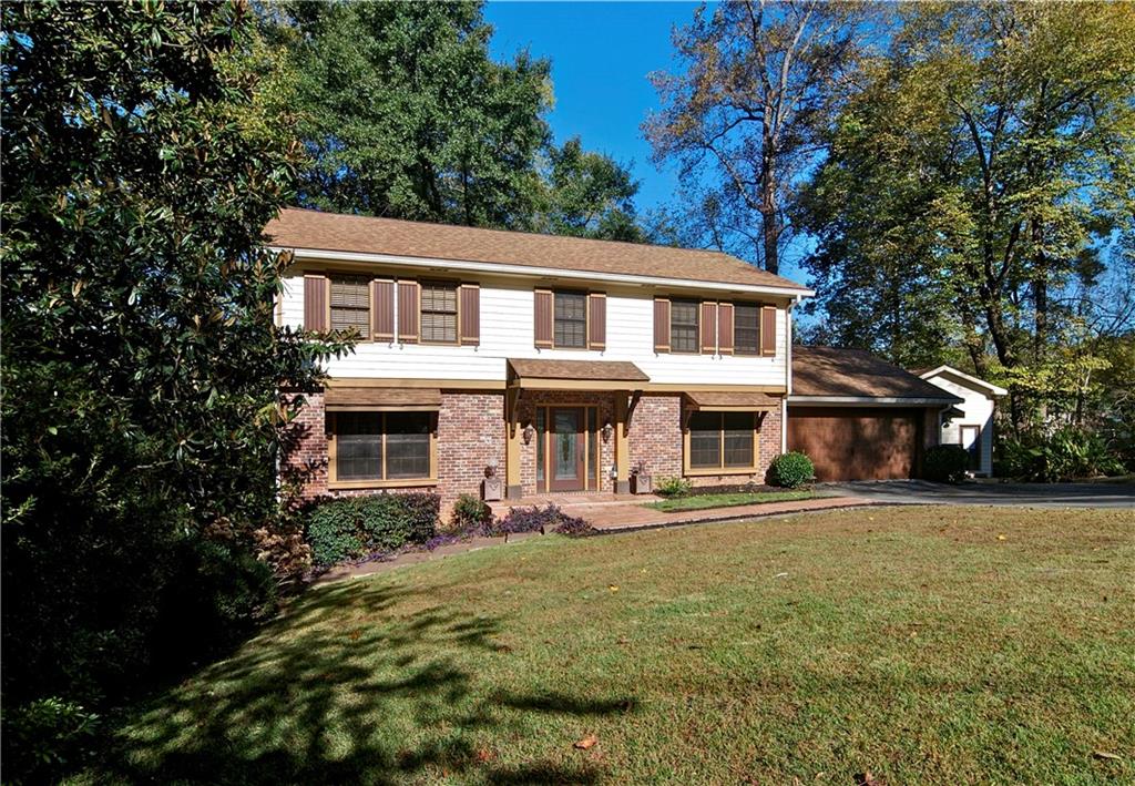 3621 Wood Valley Court NE