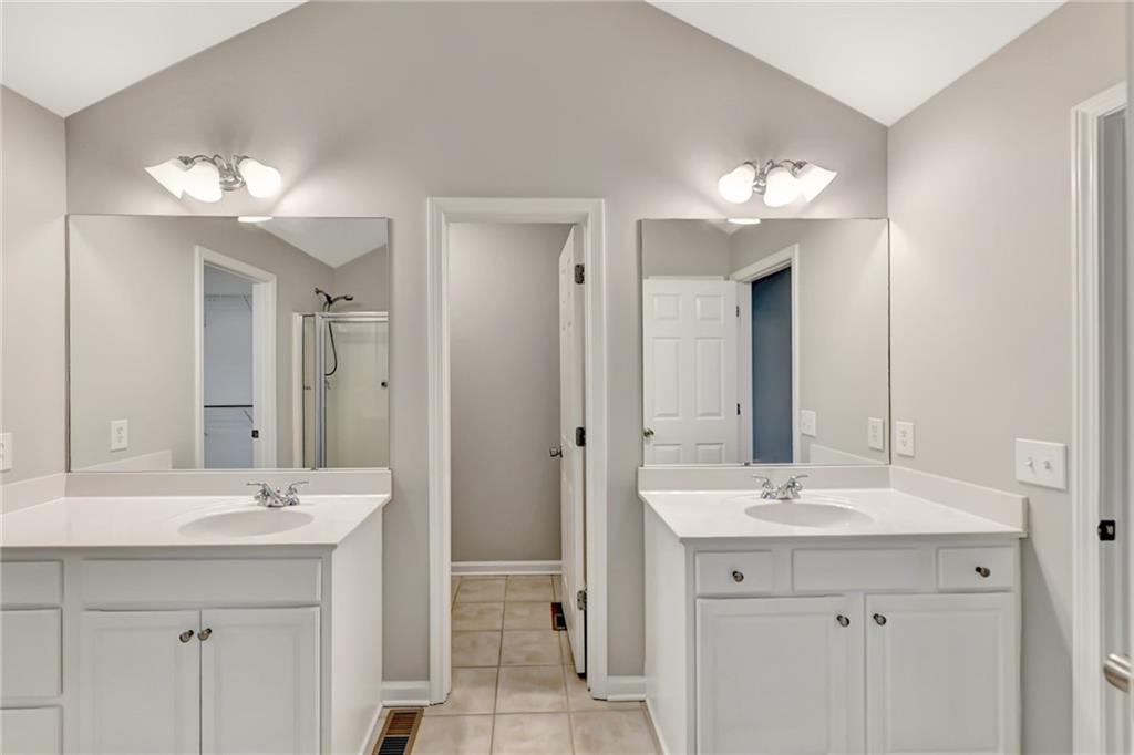 327 Oakland Bay Court, Loganville, Georgia image 24