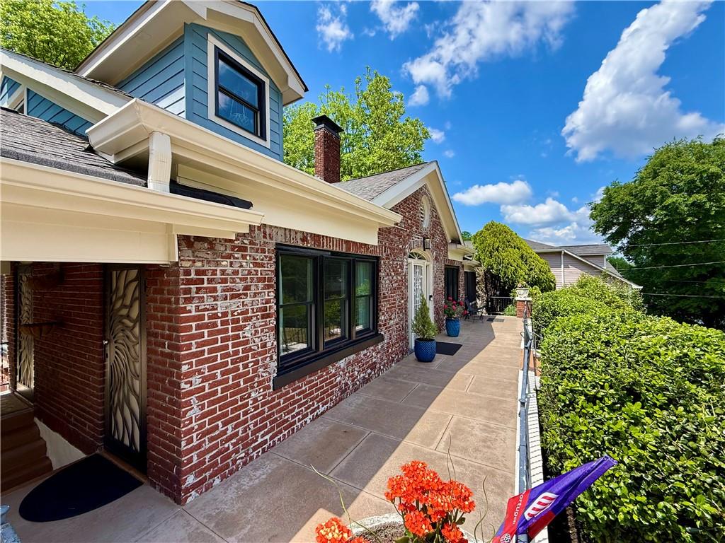 250 Sunset Avenue NW