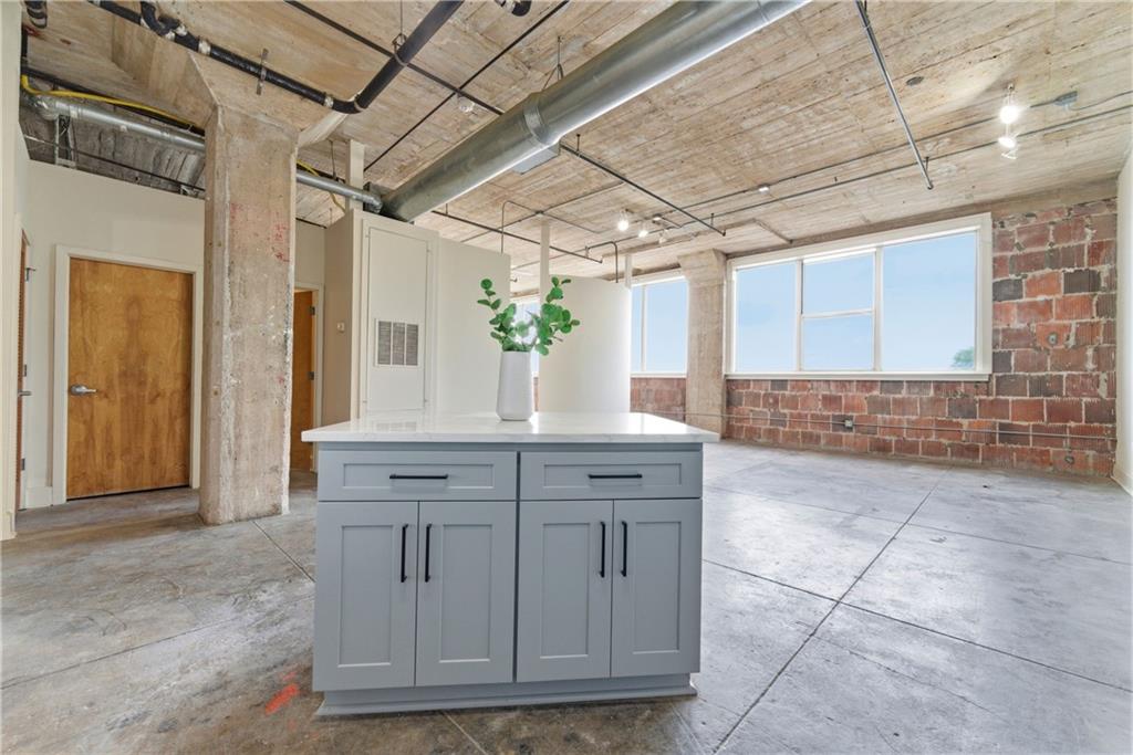 505 Whitehall Street SW 307