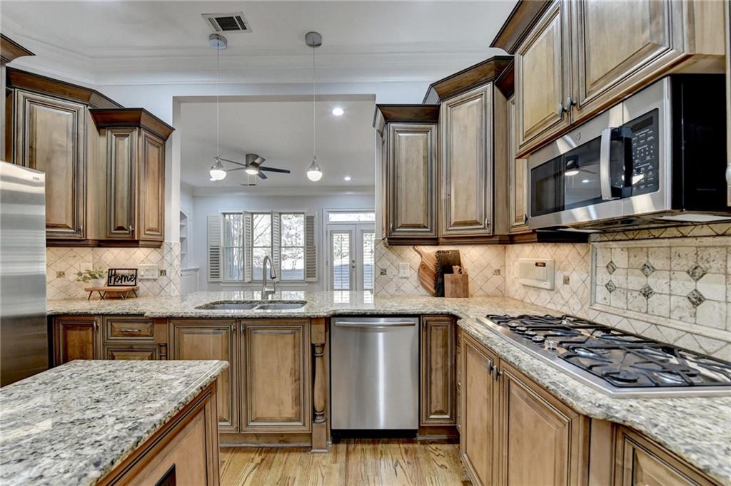 6288 Clapham Lane, Johns Creek, Georgia image 13