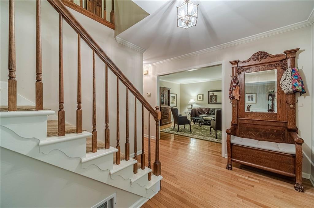 3734 Sandford Court SW