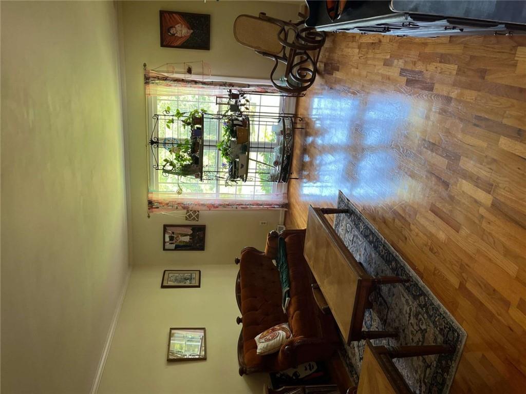 26 Maplewood Square