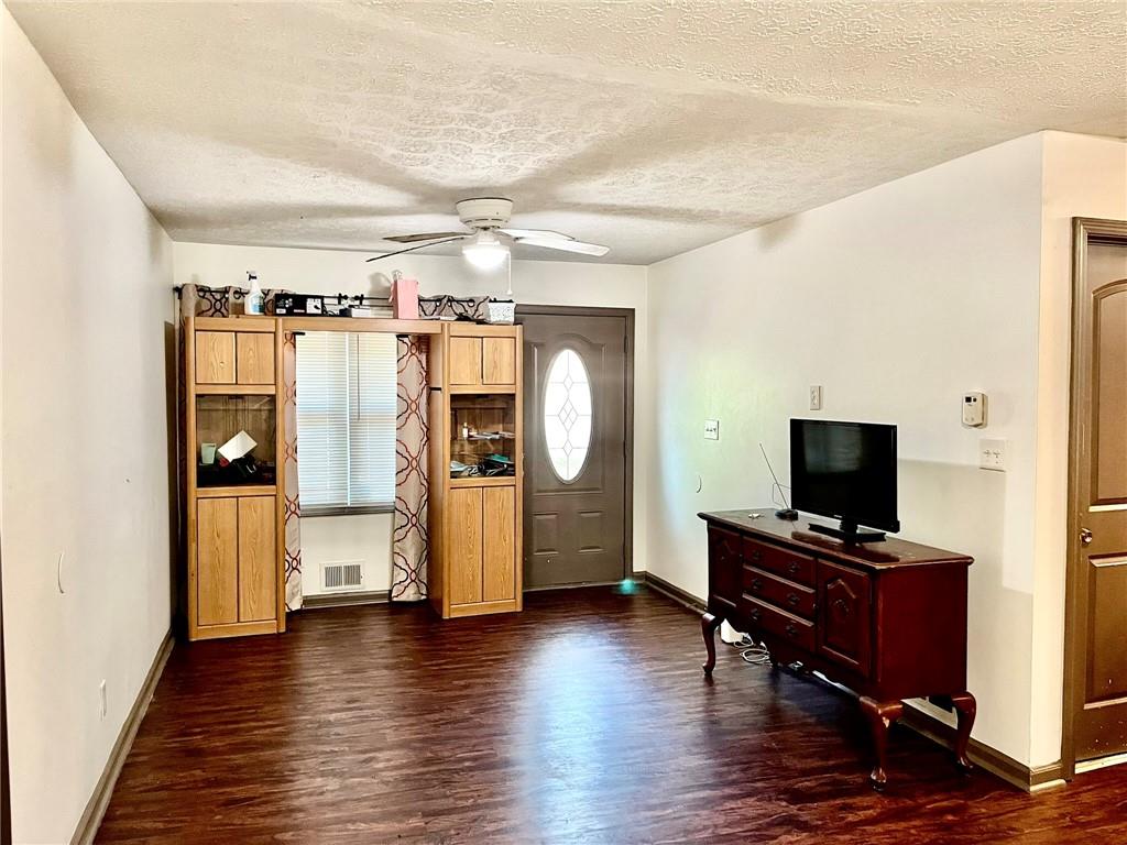 1995 Oak Court