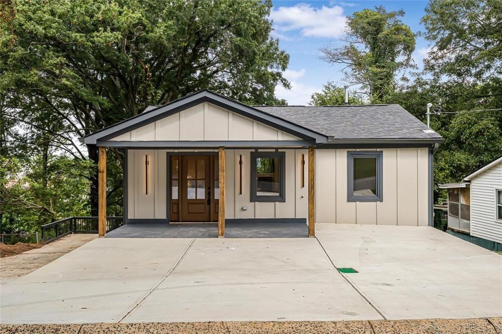 169 Woods Drive NE