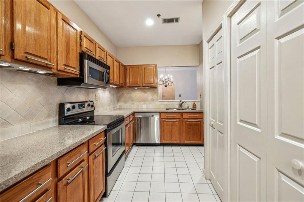 The Barony on Peachtree - Residential
