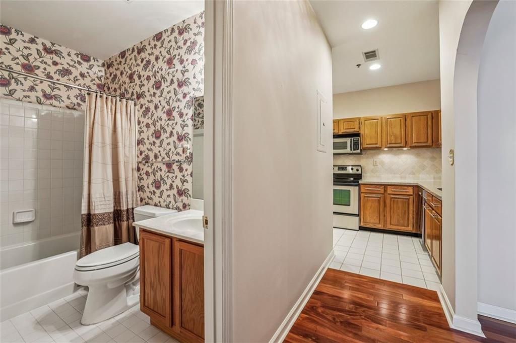 The Barony on Peachtree - Residential