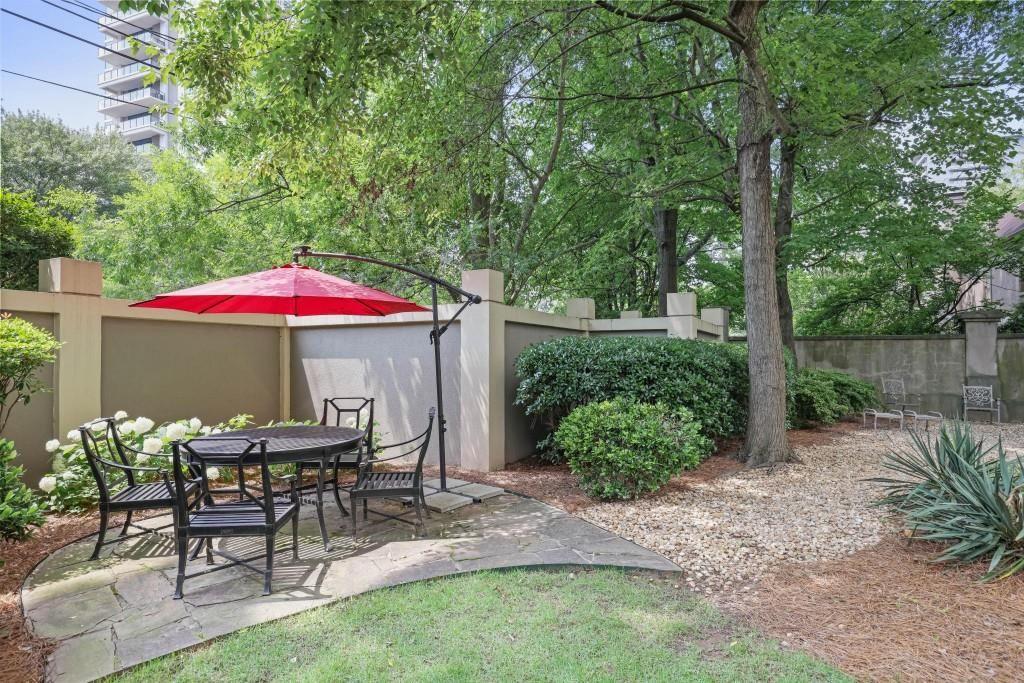 The Barony on Peachtree - Residential