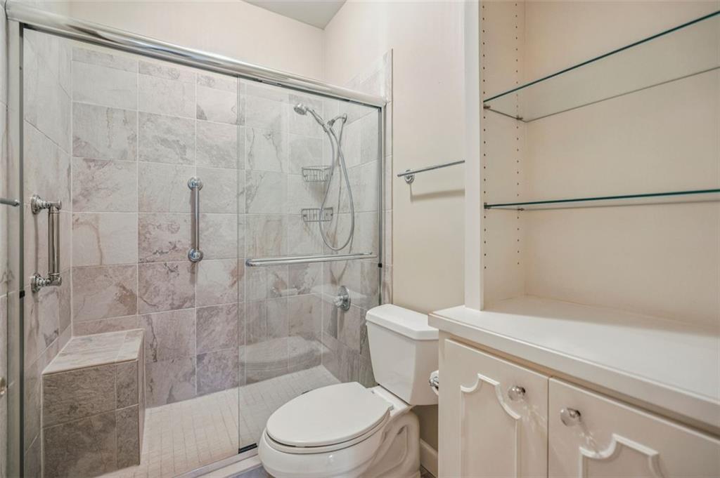 The Barony on Peachtree - Residential