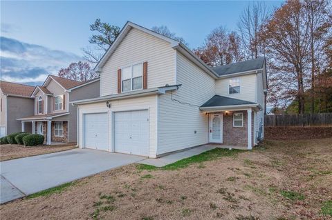 A home in Fairburn