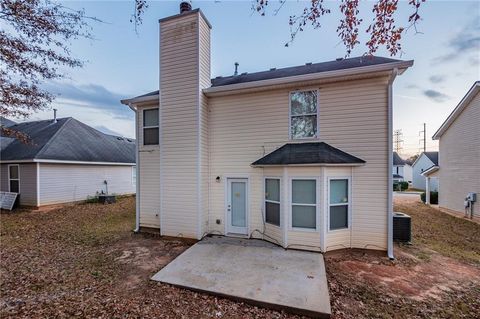 A home in Fairburn