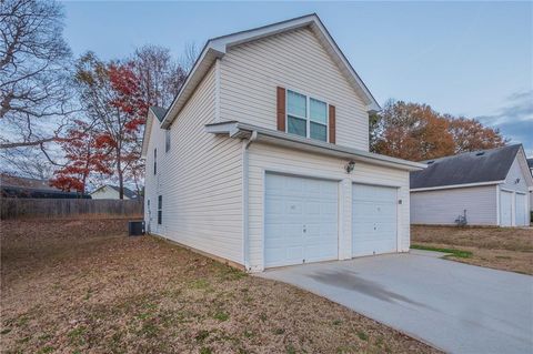 A home in Fairburn