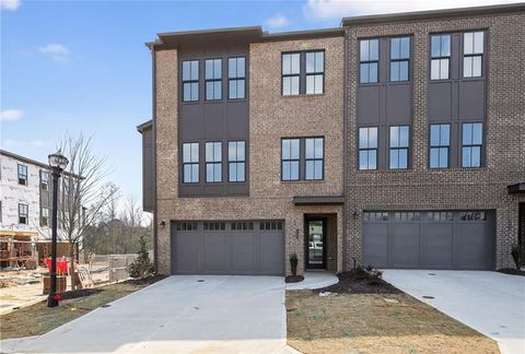 Townhouse For Sale - 3685 Belle Fields Crossing<br/> Suwanee, GA 30024