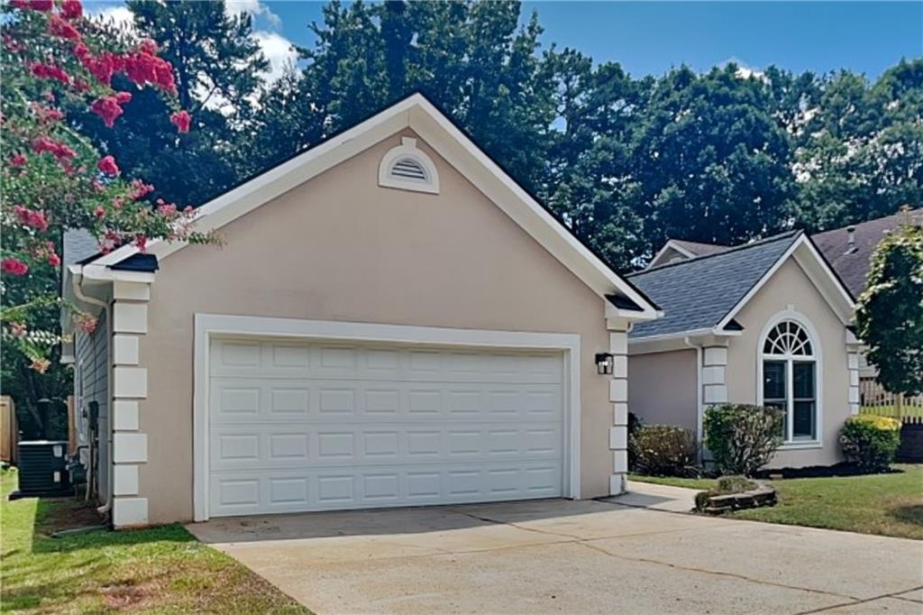 Charming 3 bed, 2 bath, 1,471 sqft home in Snellville! Open kitchen concept with updated counters and a spacious living room. Primary suite with attached bathroom. Spacious backyard, great for gatherings! Pets accepted on a case by case basis. Additional admin fees apply. The Fireplace is decorative. Schedule your showing today! This home is as-is.
This home may be located within a Homeowners Association (HOA) community. If so, residents will be responsible for adhering to all HOA rules and regulations. Please contact your agent or landlord's agent for more information.