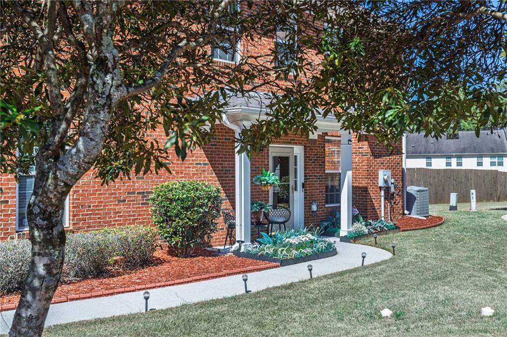 988 Treymont Way