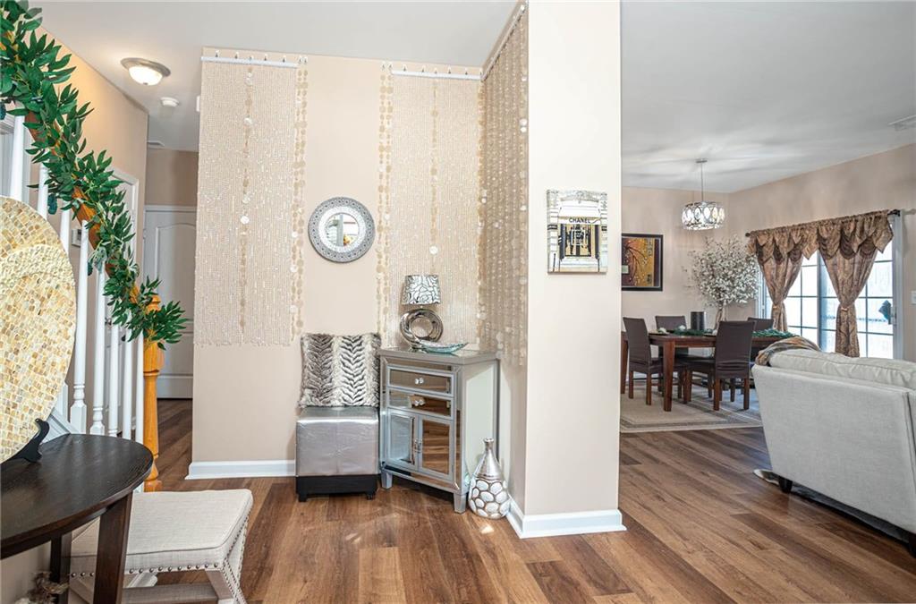 988 Treymont Way