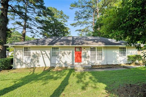 Photo of 1380 COLONY HILL Court, Stone Mountain, GA 30083 (MLS # 7602740)