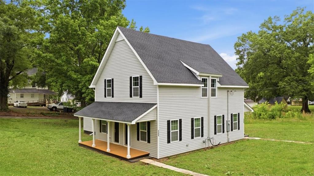 305 Grove Avenue SE