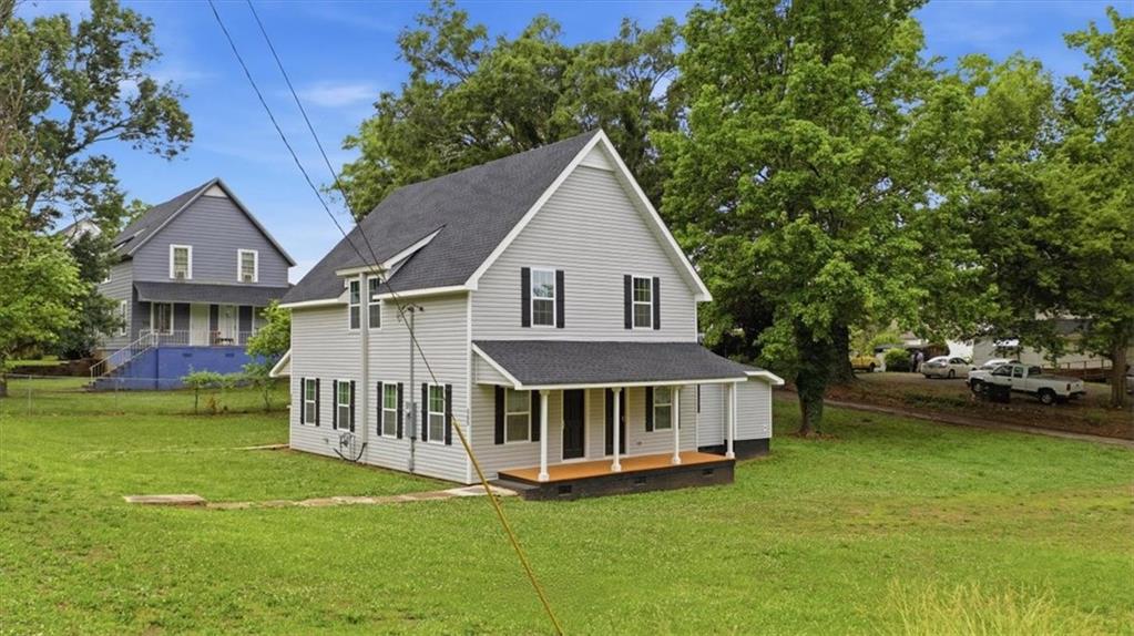 305 Grove Avenue SE