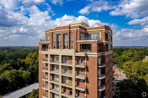 Condo For Sale - 2724 Peachtree Road #UPPER PENTHOUSE<br/> Atlanta, GA 30305