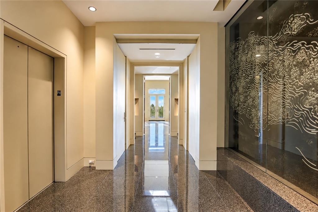 2724 Peachtree Road NW Upper Penthouse