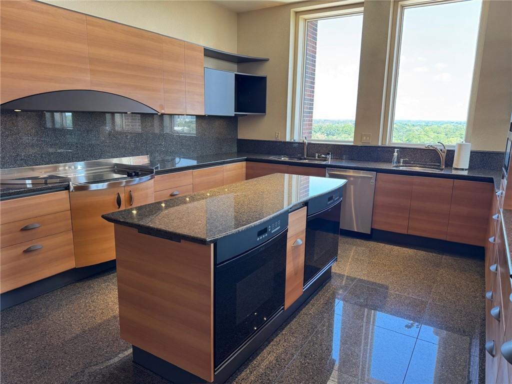 2724 Peachtree Road NW Upper Penthouse